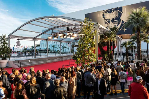 Mise à disposition d'une voiture haute gamme avec chauffeur pour le festival de Cannes , Saint-Tropez, TAXI 7