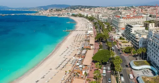 Découvrir Cannes avec un chauffeur de confiance grâce à TAXI 7, Saint-Tropez, TAXI 7
