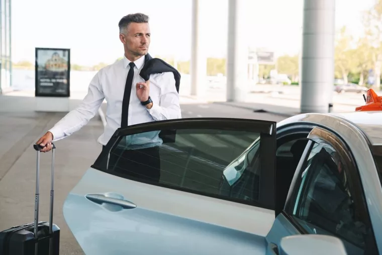 Trouver un chauffeur privé pour prendre un train à la gare de Cannes, Saint-Tropez, TAXI 7